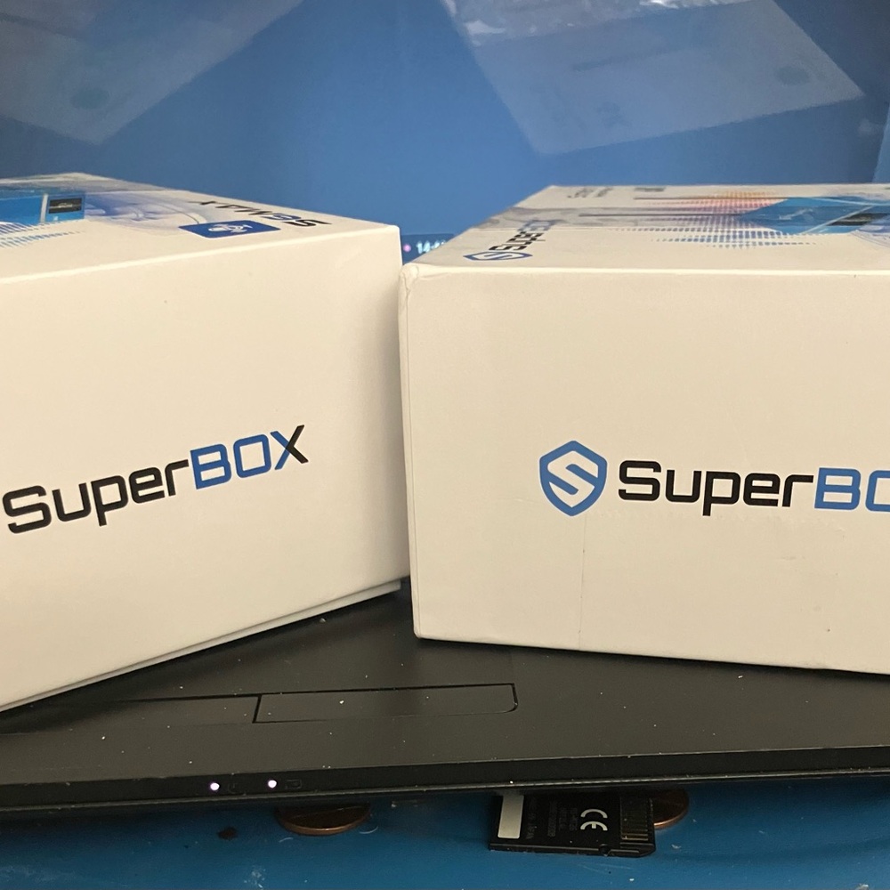 Nice Blue Streaming Device Android TV Box For More TV Viewing Channels - Picture 3 of 3
